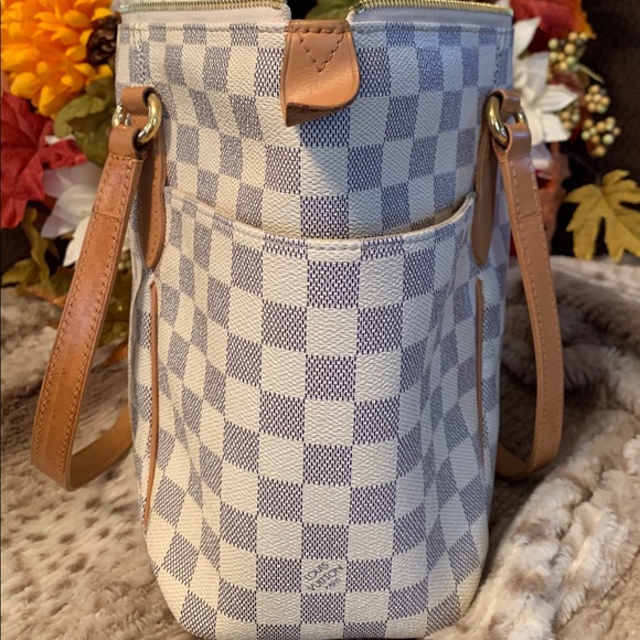 Louis Vuitton Handbags - Louis Vuitton Damier Azur Totally PM